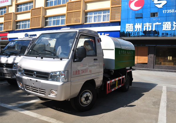 國(guó)五凱馬車廂可卸式垃圾車